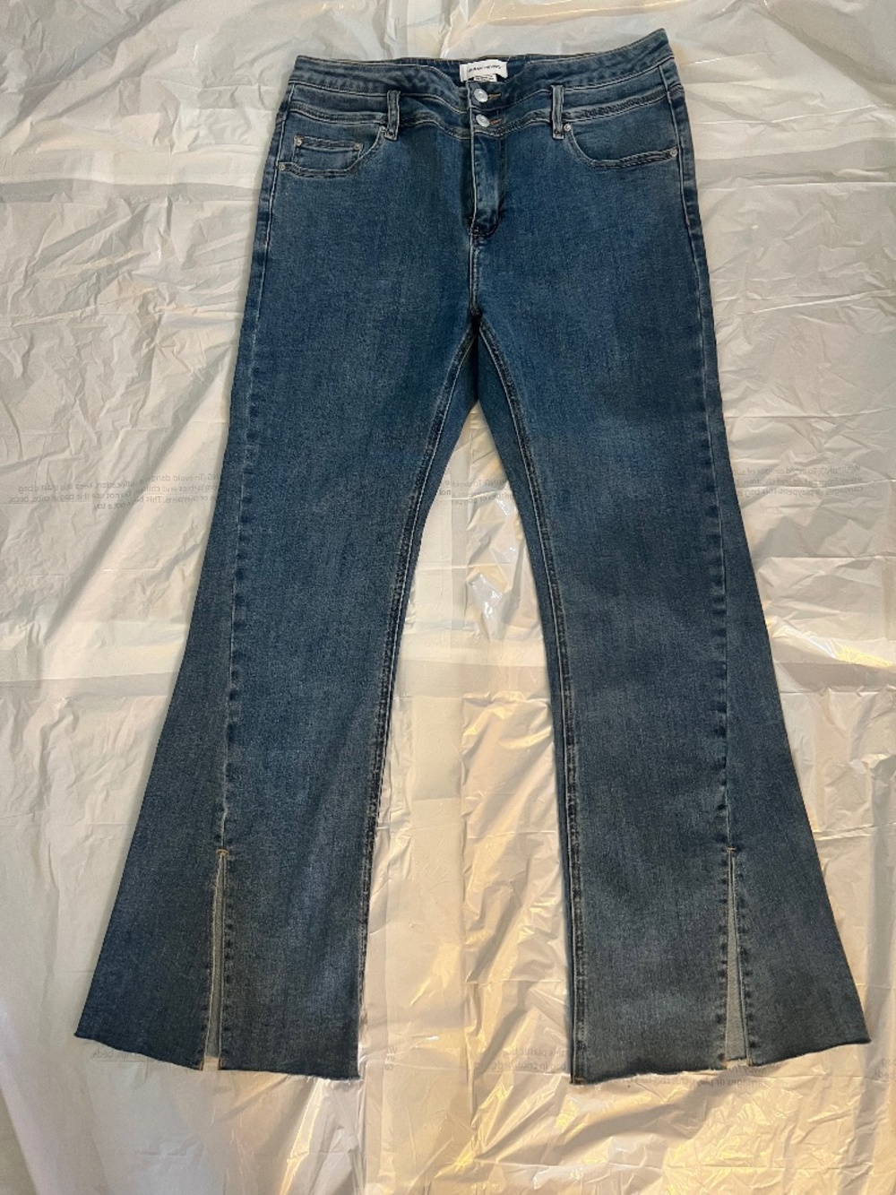 Urban Revivo Flared Slit Hem Jeans in Blue Size12 Like New (Worn Just Once) - Picture 3 of 16